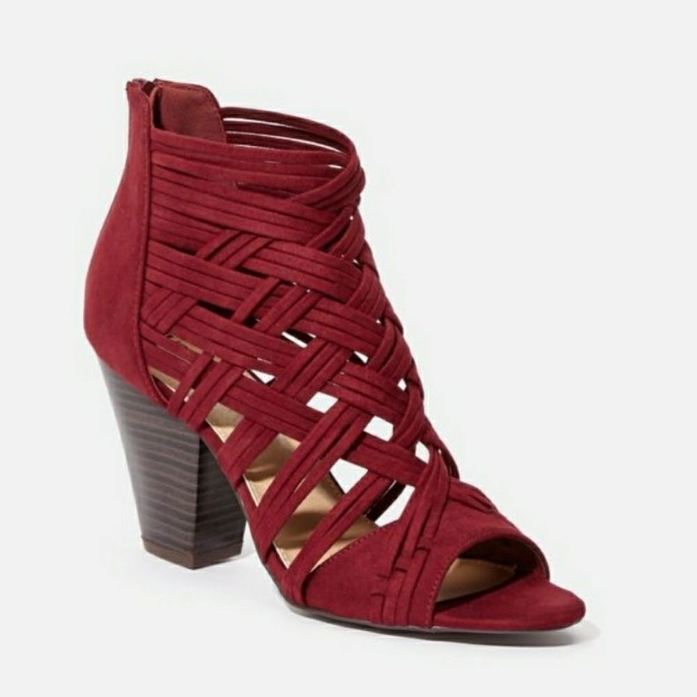 Black Just Fab caged peeptoe heel Sz 11